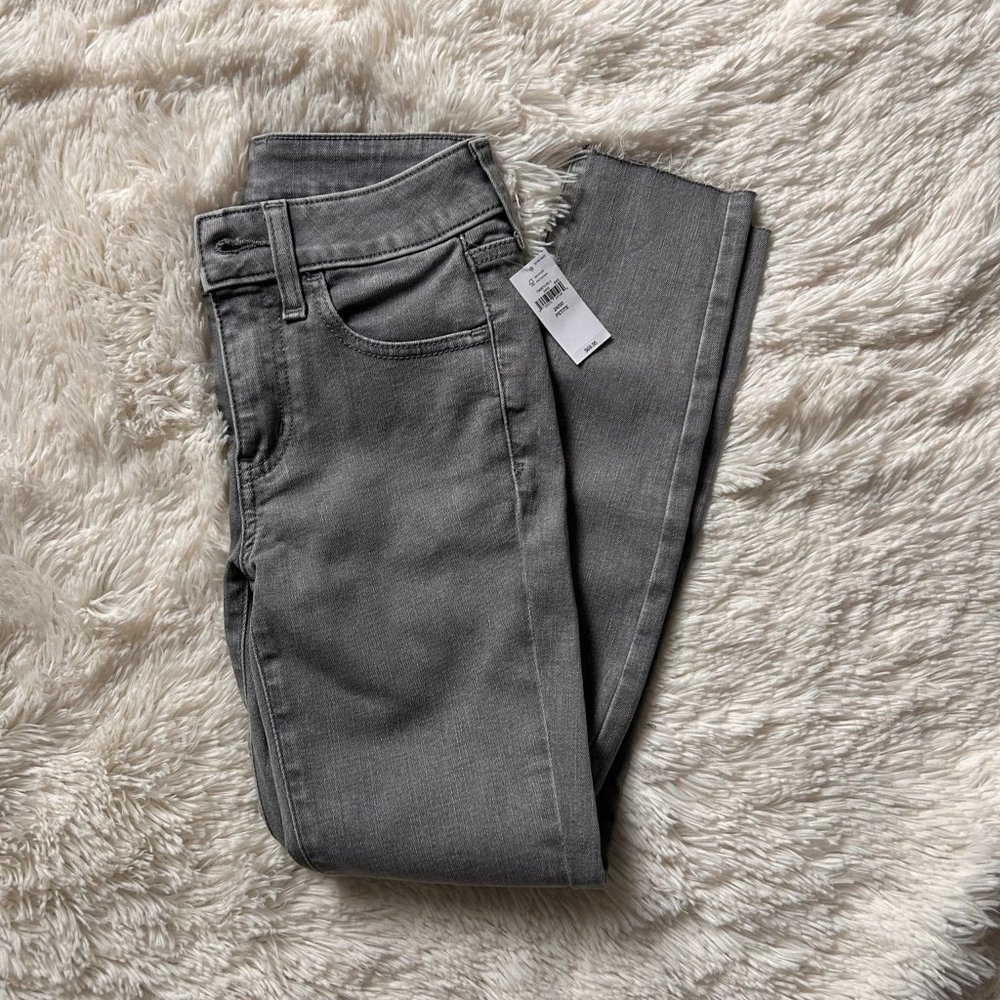 GAP Mid Rise Universal Jegging with Washwell size 00/24 Petite NWT